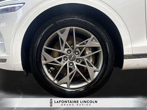 Used 2025 Genesis GV70 2.5T AWD/4WD image 33