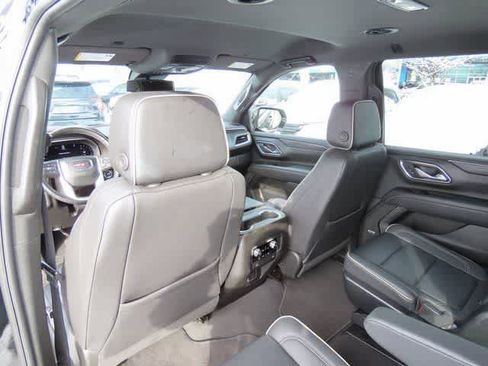 Used 2023 GMC Yukon SLT image 15