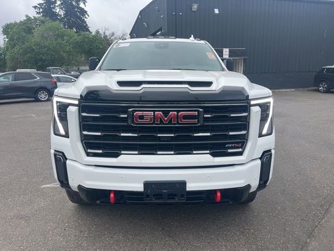 Used 2024 GMC Sierra 2500 AT4 w/ Technology Package AWD/4WD image 2