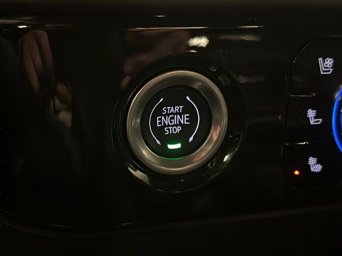 Certified 2022 GMC Sierra 1500 SLT w/ SLT Convenience Package image 32