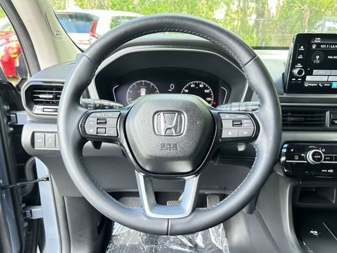 Used 2023 Honda Pilot Touring image 16