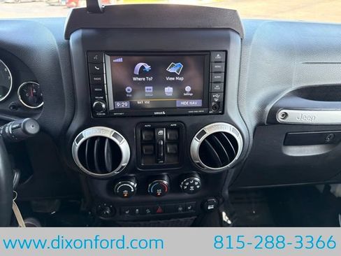 Used 2018 Jeep Wrangler Unlimited Sahara w/ Dual Top Group AWD/4WD image 12