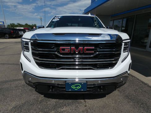 Used 2025 GMC Sierra 1500 SLT w/ SLT Premium Plus Package AWD/4WD image 5