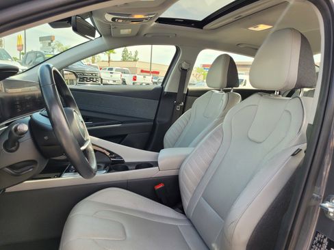 Used 2024 Hyundai Elantra Limited image 10