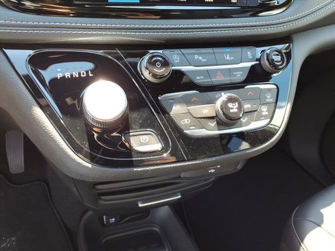 New 2026 Chrysler Pacifica Select image 13