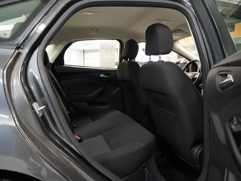 Used 2016 Ford Focus SE w/ SE Cold Weather Package image 23