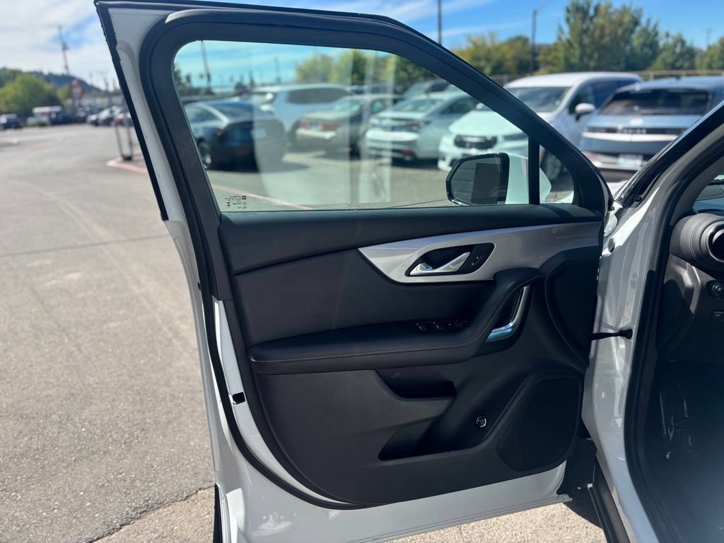 Used 2024 Chevrolet Blazer LT w/ Convenience Package FWD image 23