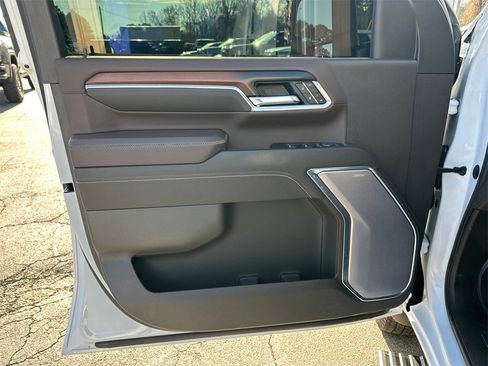 Used 2024 GMC Sierra 3500 Denali w/ Denali Reserve Package image 11