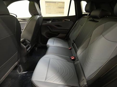 New 2026 Volkswagen Tiguan SE R-Line image 8