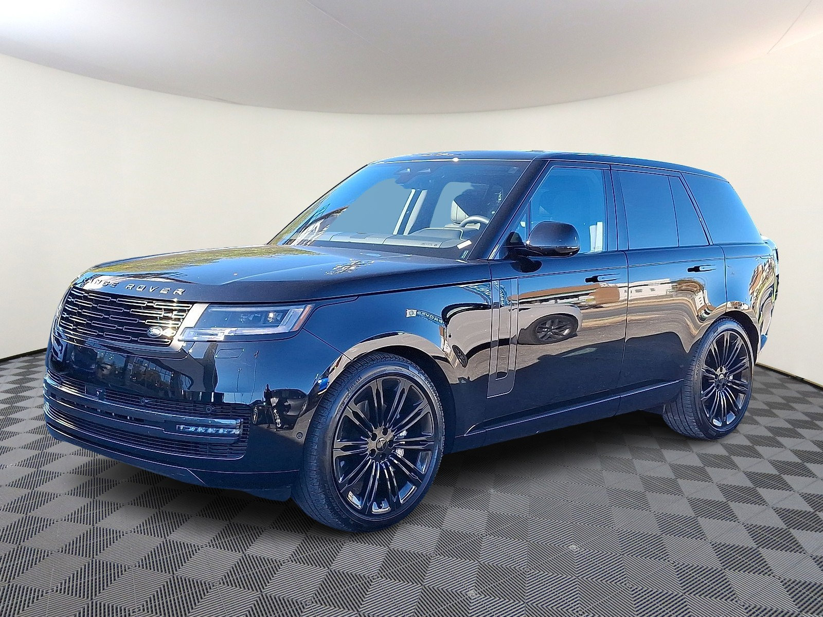 Certified 2025 Land Rover Range Rover SE AWD/4WD image 1