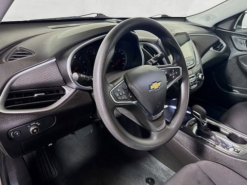 Used 2023 Chevrolet Malibu LT image 9