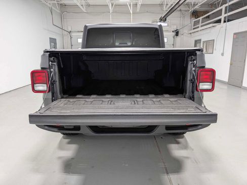 Used 2022 Jeep Gladiator Sport image 36