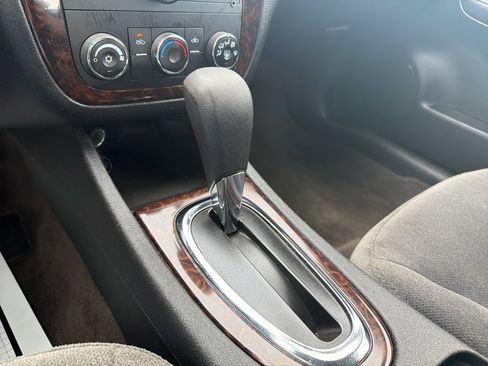 Used 2014 Chevrolet Impala Limited LS image 21
