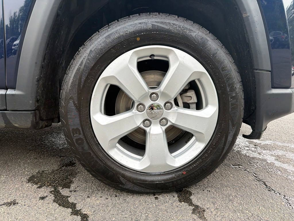Used 2019 Jeep Compass Latitude w/ Cold Weather Group FWD image 23