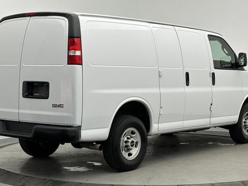 Used 2024 GMC Savana 2500 w/ Driver Convenience Package image 7