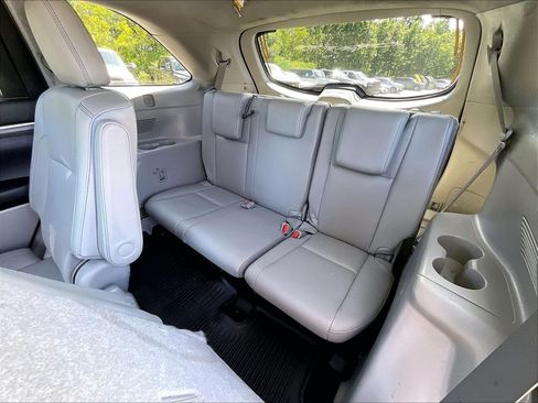 Used 2019 Toyota Highlander Limited Platinum AWD/4WD image 16
