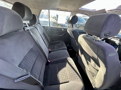 Used 2001 Volkswagen Golf GLS FWD image 12