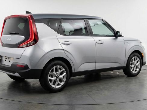 Used 2025 Kia Soul LX w/ LX Technology Package image 9