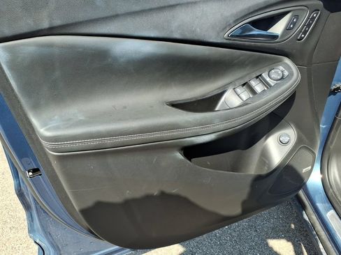 Used 2024 Buick Encore GX Avenir w/ Avenir Convenience Package FWD image 11