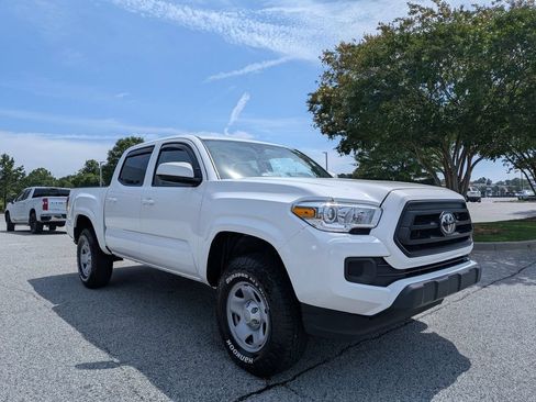 Used 2023 Toyota Tacoma SR AWD/4WD image 2