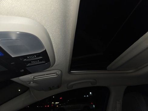 Used 2018 Subaru Impreza 2.0i Premium image 11