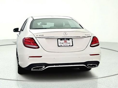 Used 2017 Mercedes-Benz E 300 4MATIC image 6
