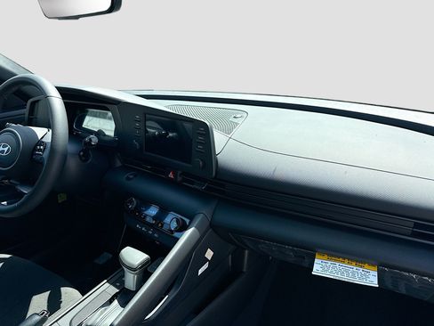 New 2026 Hyundai Elantra Sport FWD image 21