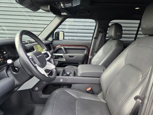 Used 2023 Land Rover Defender 130 SE AWD/4WD image 27