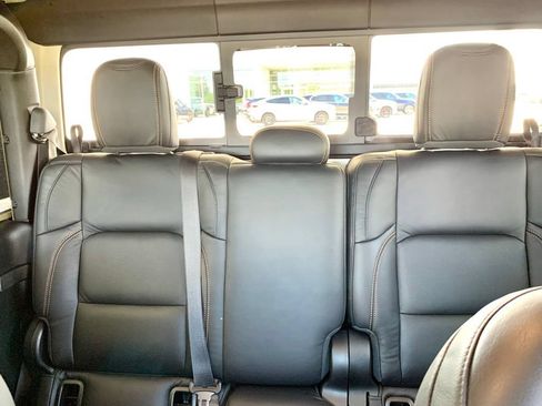 Used 2025 Jeep Gladiator Mojave w/ Convenience Group AWD/4WD image 40