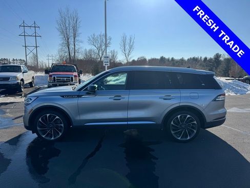 Used 2022 Lincoln Aviator Reserve w/ Equipment Group 201A image 4
