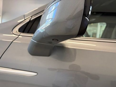 Used 2024 Buick Enclave Avenir w/ Avenir Technology Package AWD/4WD image 12