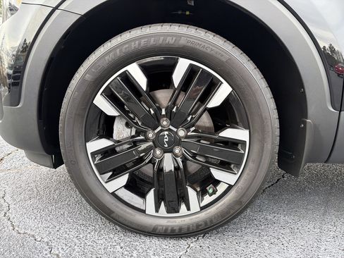 Used 2024 Kia Telluride SX image 11