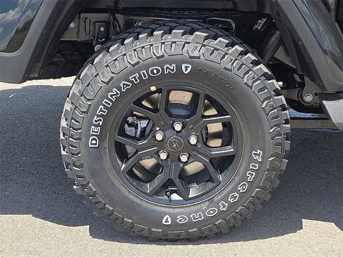 New 2025 Jeep Gladiator High Tide image 7