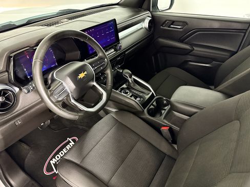 Used 2023 Chevrolet Colorado LT AWD/4WD image 18