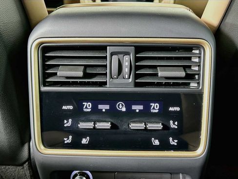 Certified 2024 Porsche Cayenne S AWD/4WD image 27