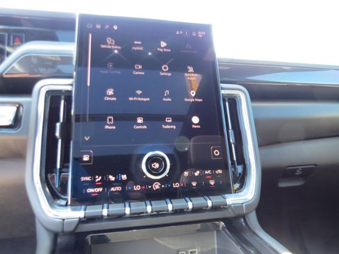 Used 2025 GMC Yukon XL Elevation w/ Technology Package AWD/4WD image 26