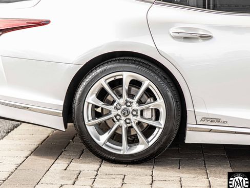 Used 2020 Lexus LS 500h AWD image 11