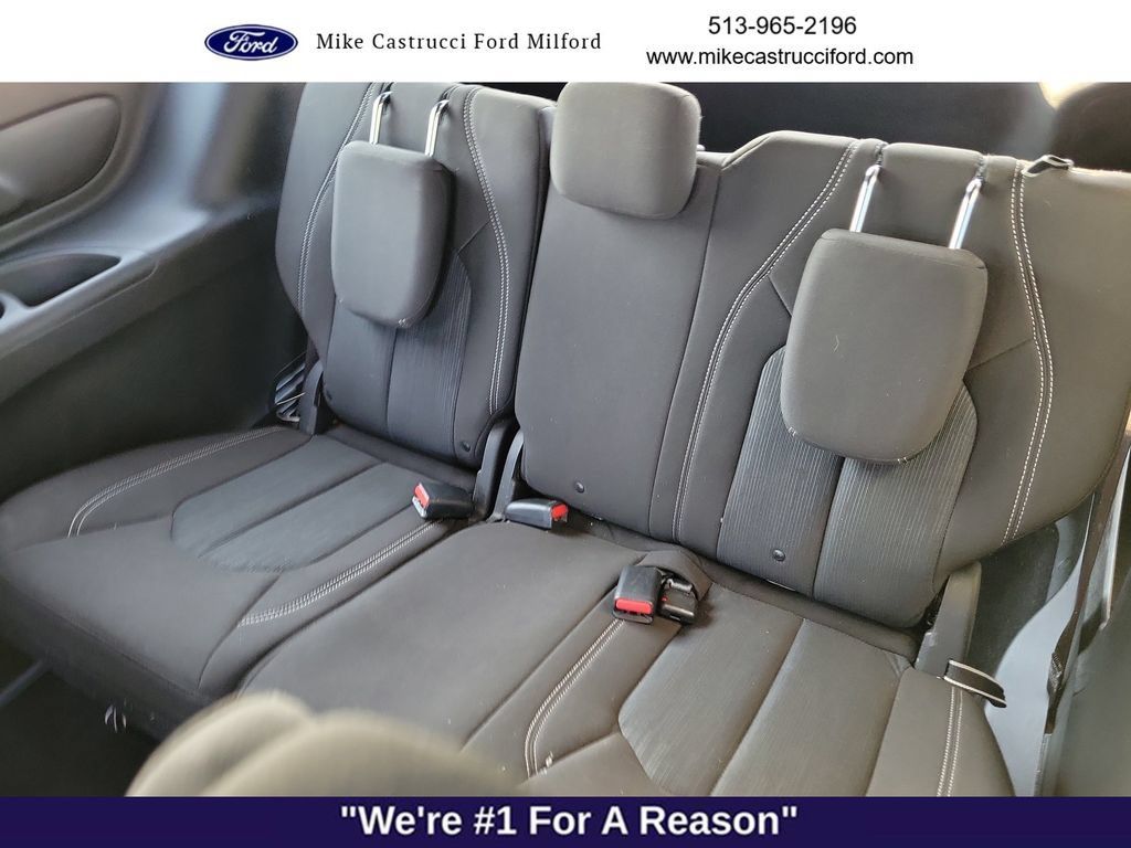Used 2021 Chrysler Pacifica Touring w/ S Appearance Package FWD image 28