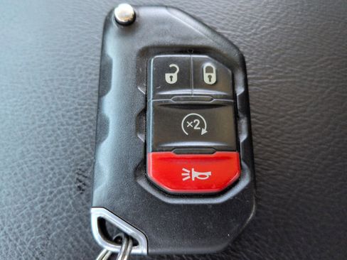 Used 2021 Jeep Gladiator Rubicon AWD/4WD image 30