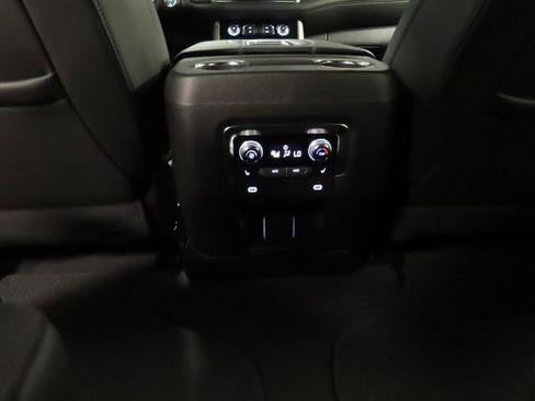 Used 2024 GMC Yukon XL Denali AWD/4WD image 25