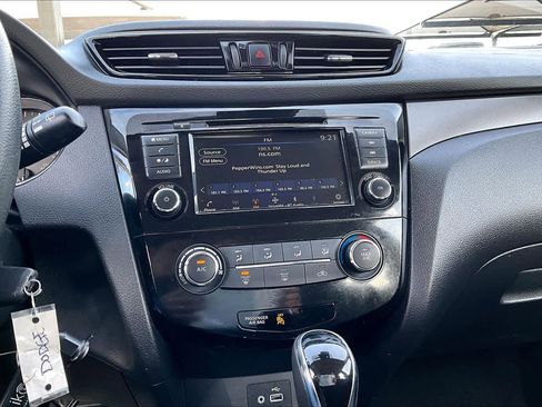 Used 2021 Nissan Rogue Sport S image 28