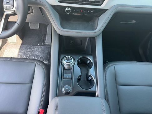 New 2026 Ford Explorer Active w/ Active Comfort Package RWD image 13