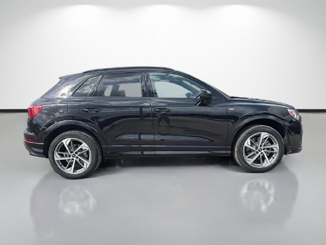 Used 2025 Audi Q3 2.0T Premium w/ Convenience Plus Package AWD/4WD image 2