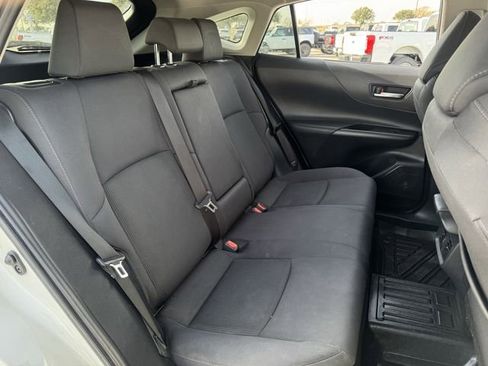 Used 2022 Toyota Venza LE image 26