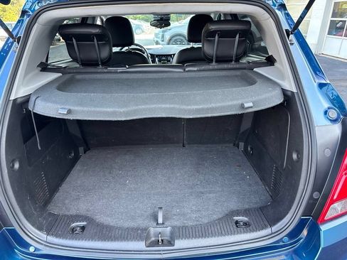 Used 2019 Chevrolet Trax LT w/ Sun & Sound Package FWD image 5