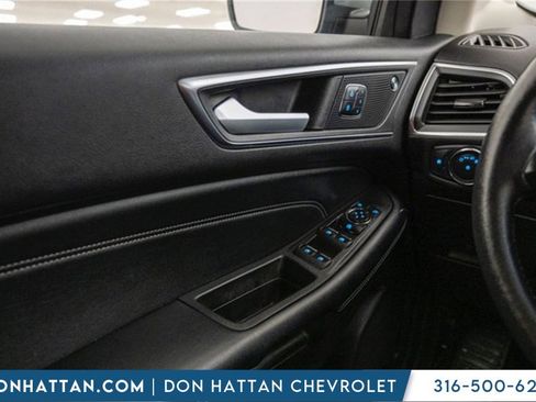 Used 2022 Ford Edge Titanium image 17