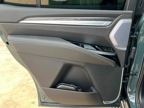 Certified 2025 Cadillac Escalade V w/ LPO, ONYX Package AWD/4WD image 19