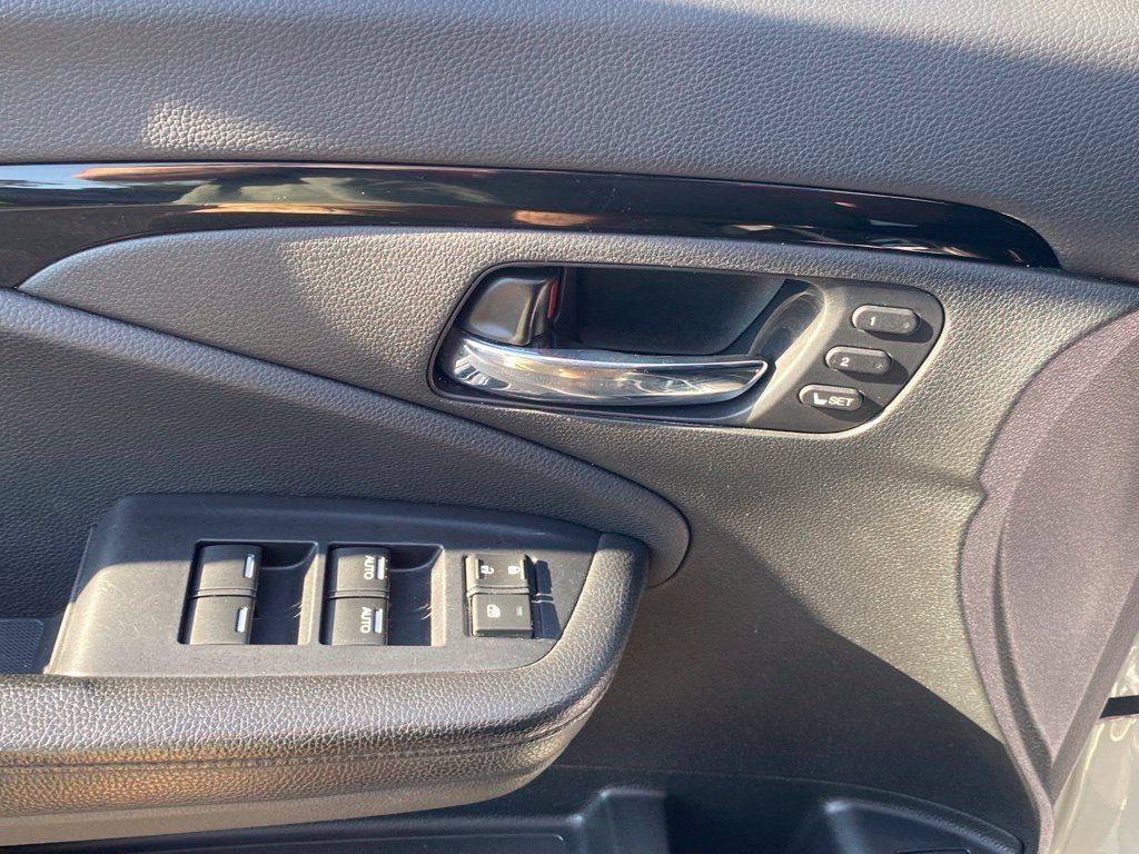 Used 2019 Honda Pilot Elite image 24
