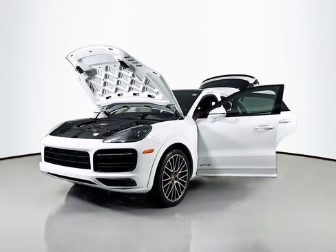 Used 2022 Porsche Cayenne GTS image 25