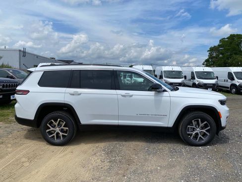 New 2025 Jeep Grand Cherokee L Limited image 2